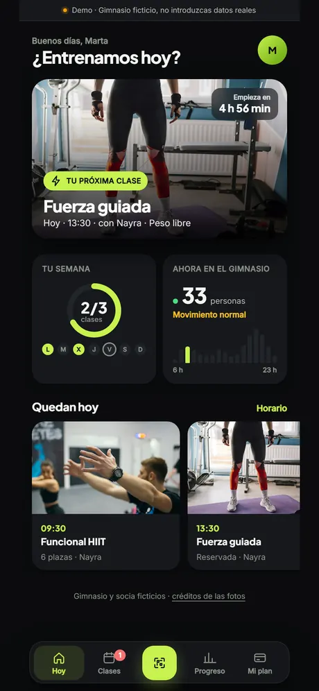 Pantalla de Atlántico Fit con la próxima clase, la semana y el aforo del gimnasio